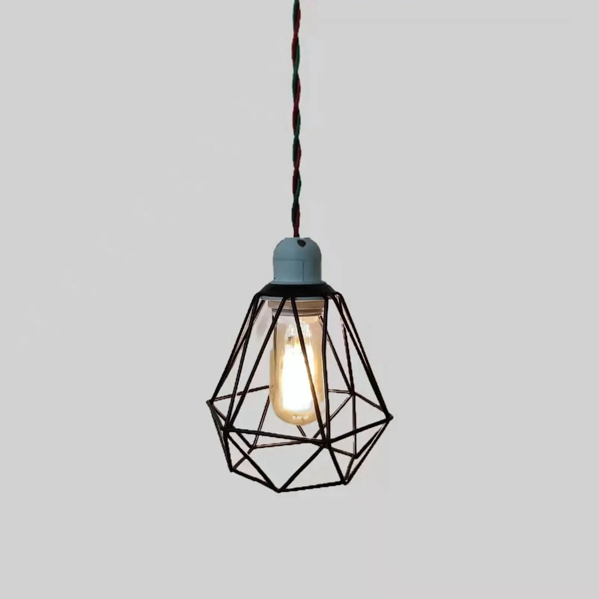 Abat-Jour Suspendu en Fer au Design Rétro pour Éclairer Votre Intérieur avec Élégance Luminaire IL583720-ILLUMEEN.COM
