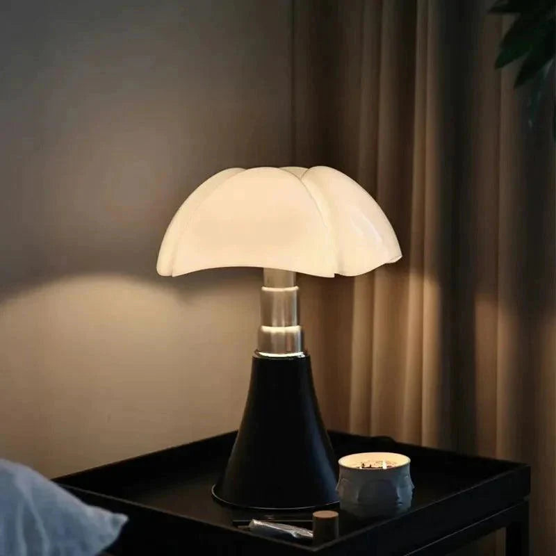 Élégante Lampe De Table Florale En Acrylique Et Acier IL582914-ILLUMEEN.COM