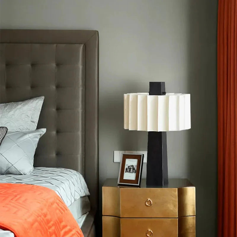 Lampe de Chevet Scandinave Minimaliste Noire et Blanche IL527319-ILLUMEEN.COM