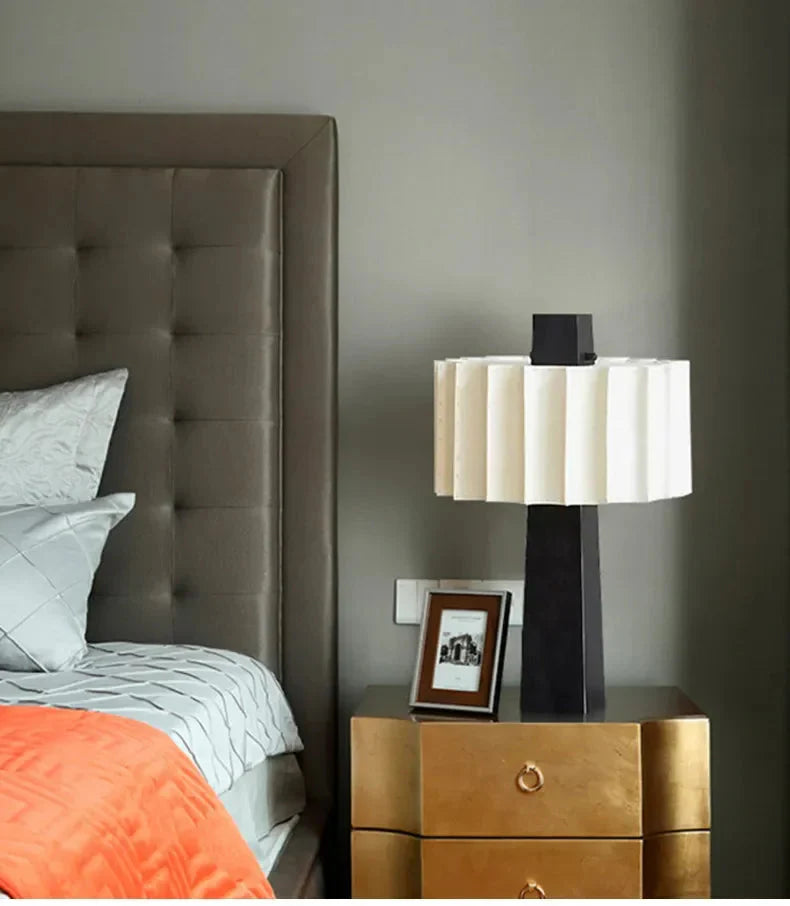 Lampe de Chevet Scandinave Minimaliste Noire et Blanche IL527319-ILLUMEEN.COM