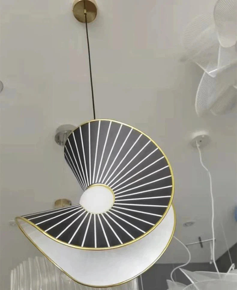 Luminaire Art Déco Élégant en Noir et Or IL527364-ILLUMEEN.COM