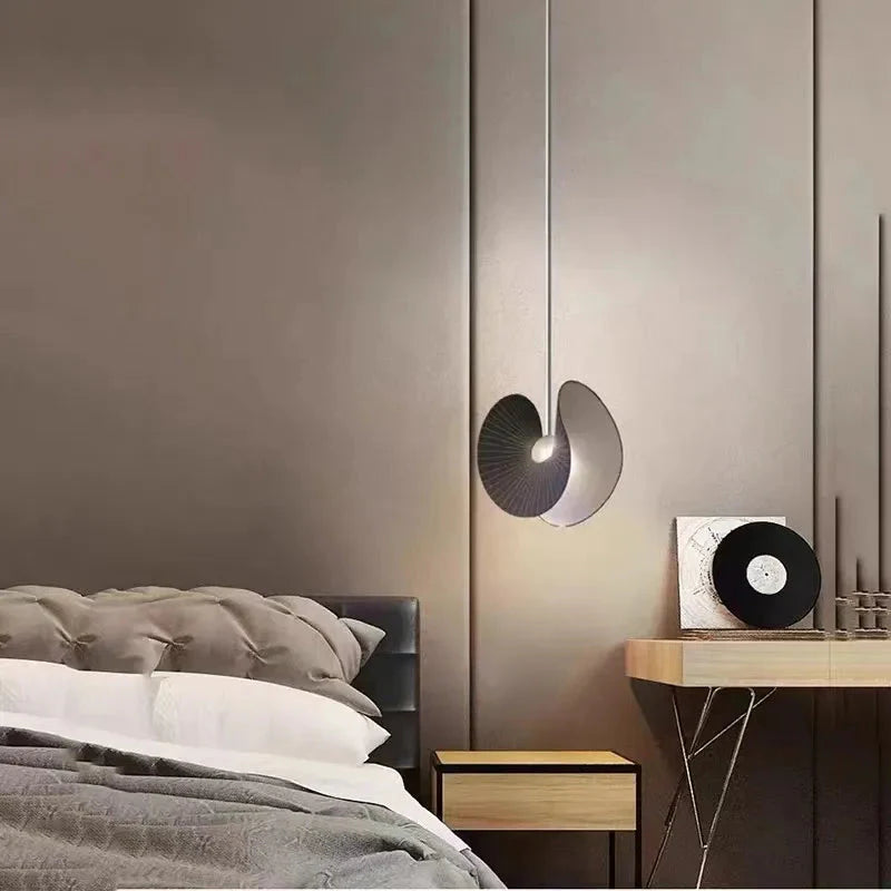 Luminaire Art Déco Élégant en Noir et Or IL527364-ILLUMEEN.COM