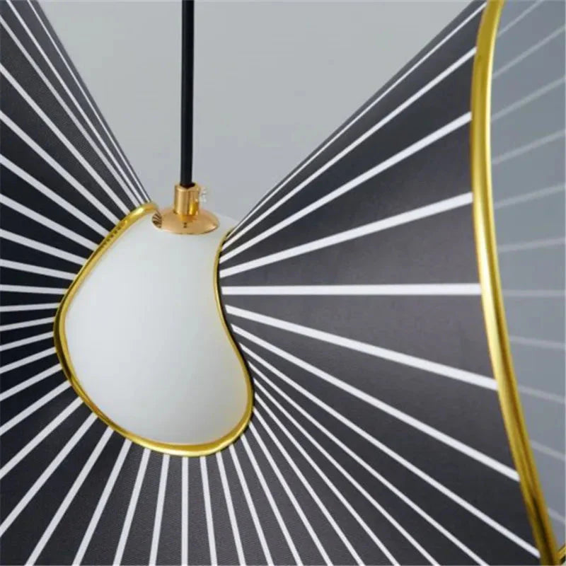 Luminaire Art Déco Élégant en Noir et Or IL527364-ILLUMEEN.COM