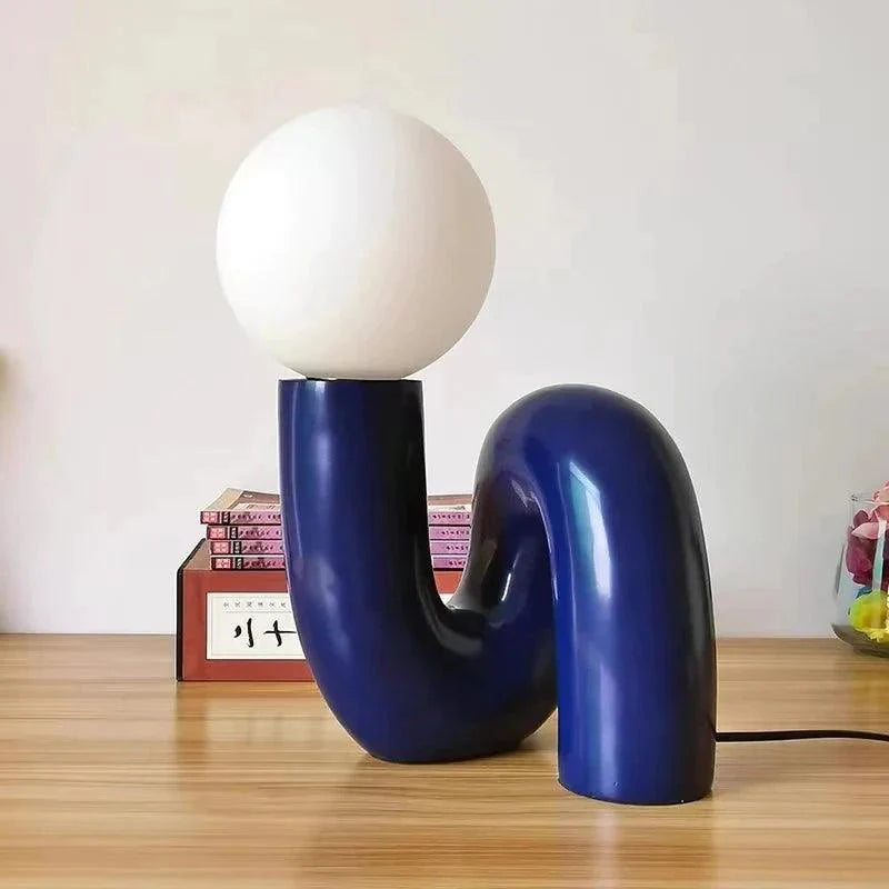 Luminaire Chic : Lampe de Bureau Élégante en Verre et Résine IL927463-ILLUMEEN.COM