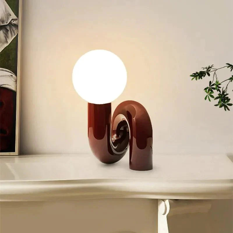 Luminaire Chic : Lampe de Bureau Élégante en Verre et Résine IL927463-ILLUMEEN.COM