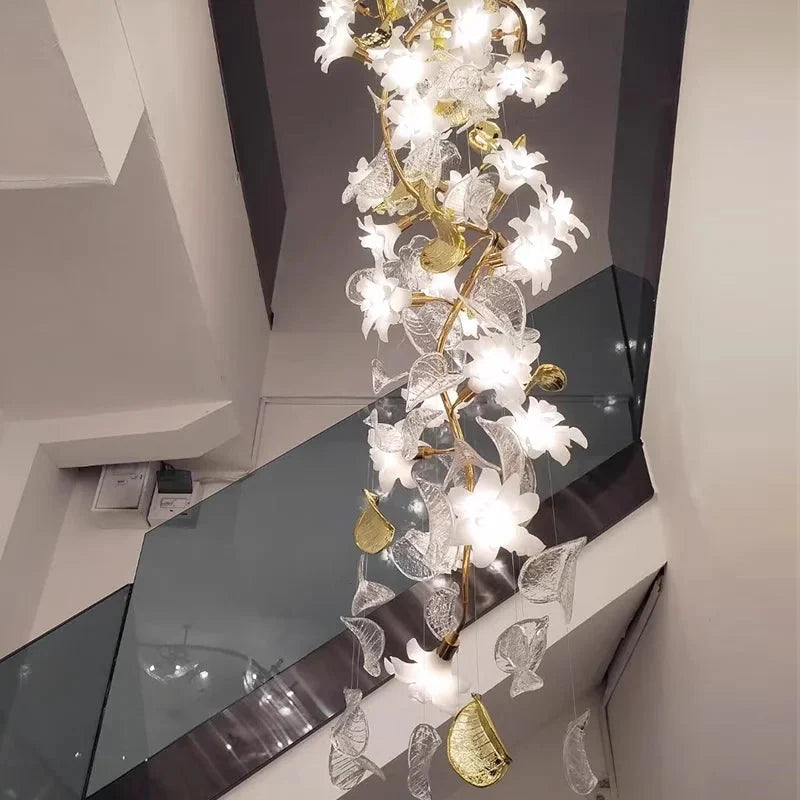 Luminaire Élégance IL583924 : Lustre Précieux en Cristal et Fleurs Végétales pour un Écrin de Luxe Intérieur-ILLUMEEN.COM