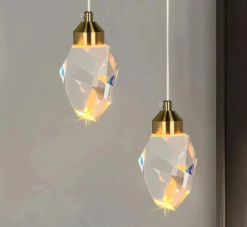 Luminaire Élégant en Cristal Taillé et Laiton Doré IL582749-ILLUMEEN.COM