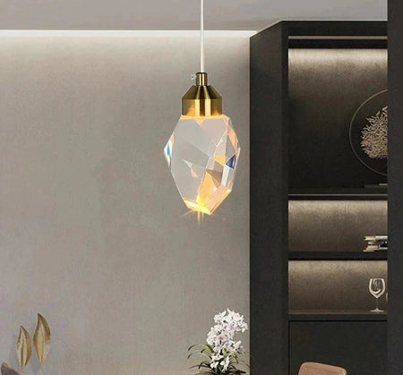 Luminaire Élégant en Cristal Taillé et Laiton Doré IL582749-ILLUMEEN.COM