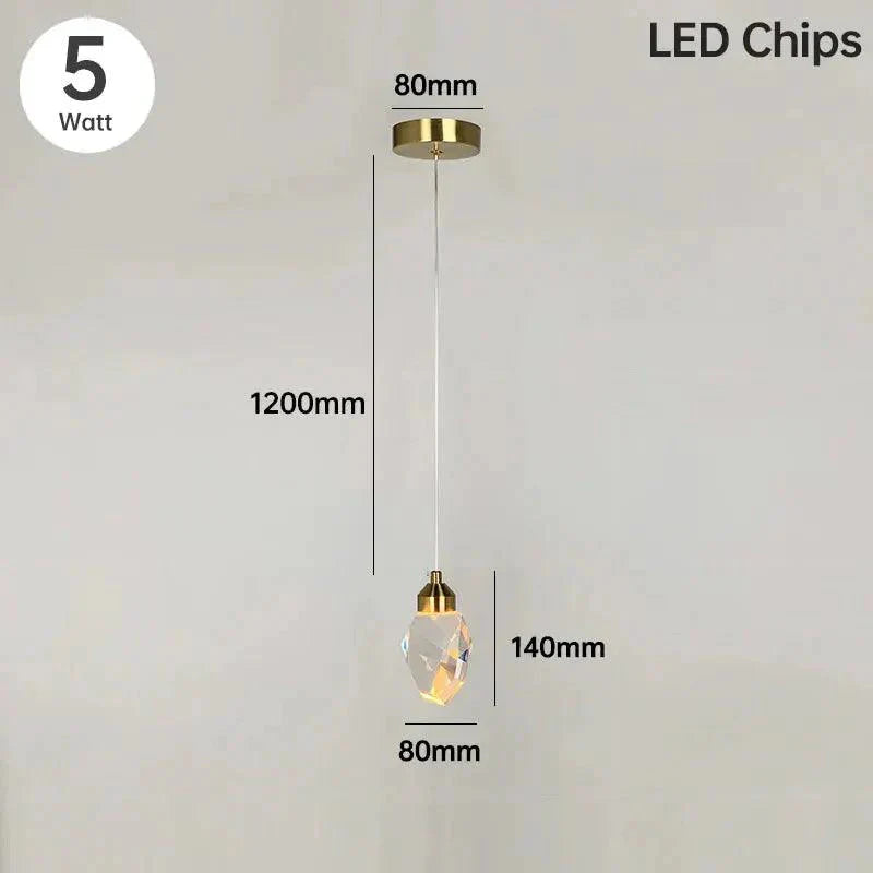 Luminaire Élégant en Cristal Taillé et Laiton Doré IL582749-ILLUMEEN.COM