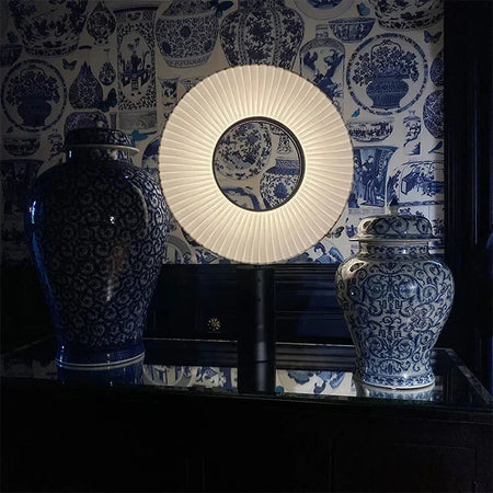 Luminaire Élégant en Fer et Tissu IL582913 - Lampe de Bureau LED Design Moderne-ILLUMEEN.COM