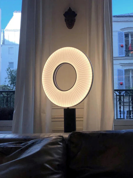 Luminaire Élégant en Fer et Tissu IL582913 - Lampe de Bureau LED Design Moderne-ILLUMEEN.COM