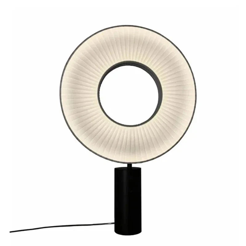 Luminaire Élégant en Fer et Tissu IL582913 - Lampe de Bureau LED Design Moderne-ILLUMEEN.COM