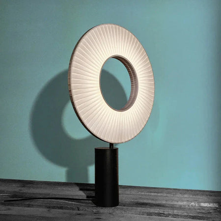 Luminaire Élégant en Fer et Tissu IL582913 - Lampe de Bureau LED Design Moderne-ILLUMEEN.COM