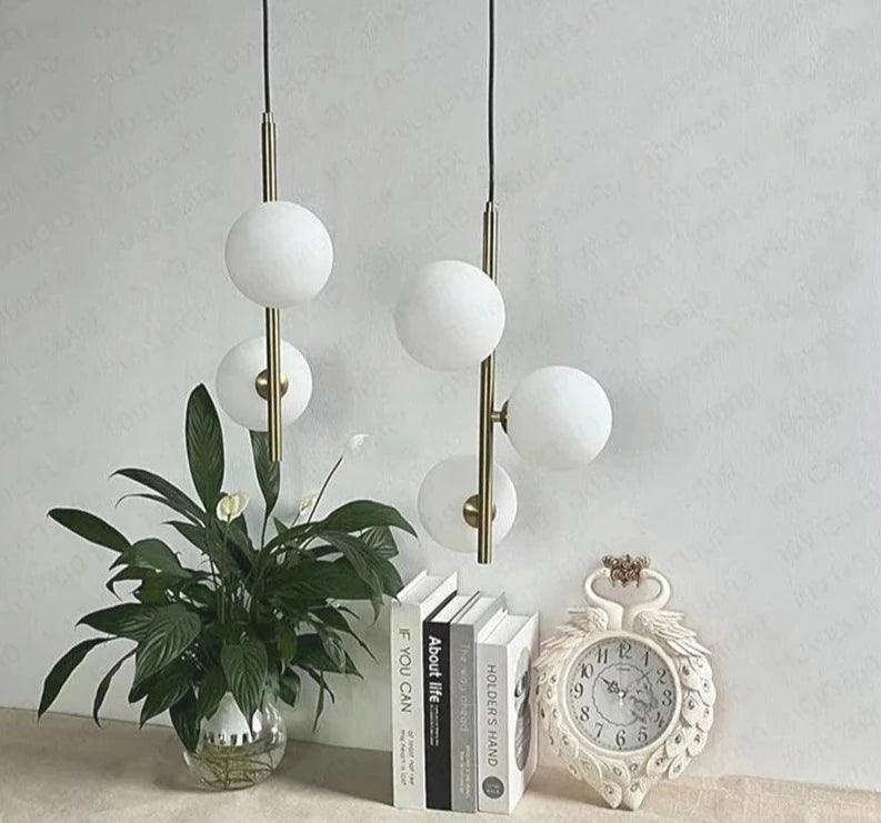 Luminaire Élégant en Laiton et Verre Opaline IL527104-ILLUMEEN.COM