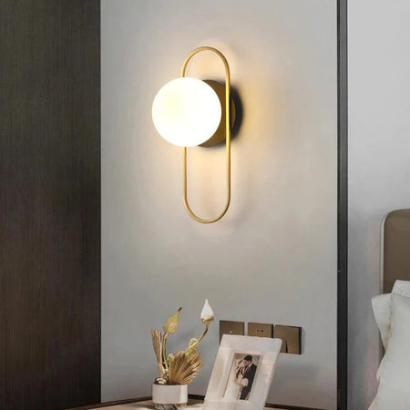Luminaire Élégant en Métal Doré et Verre Opale IL527430-ILLUMEEN.COM