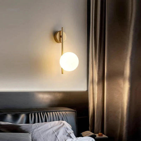 Luminaire Élégant en Métal Doré et Verre Opale IL527430-ILLUMEEN.COM