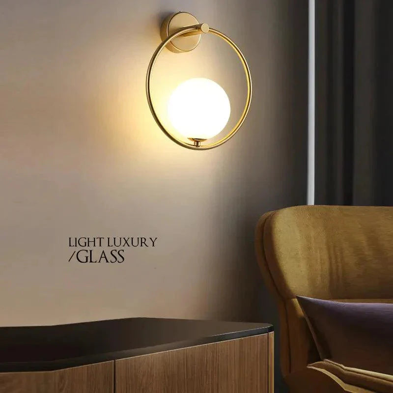 Luminaire Élégant en Métal Doré et Verre Opale IL527430-ILLUMEEN.COM