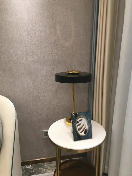 Luminaire Élégant en Métal et Verre IL582749-ILLUMEEN.COM