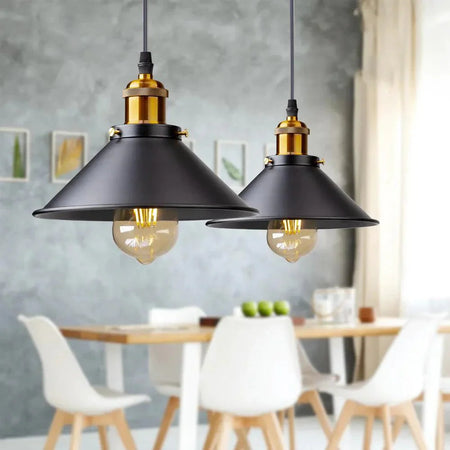 Luminaire Élégant en Métal Noir avec Abat-jour IL749583-ILLUMEEN.COM
