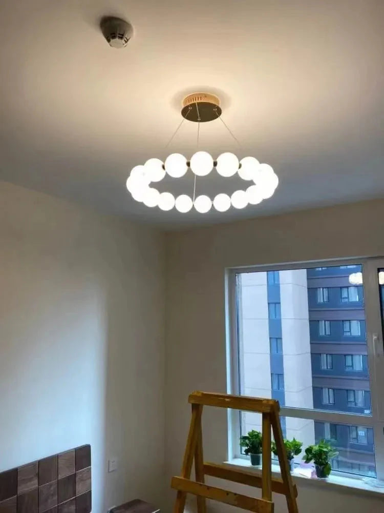 Luminaire Élégant en Sphères Opalines IL524738-ILLUMEEN.COM