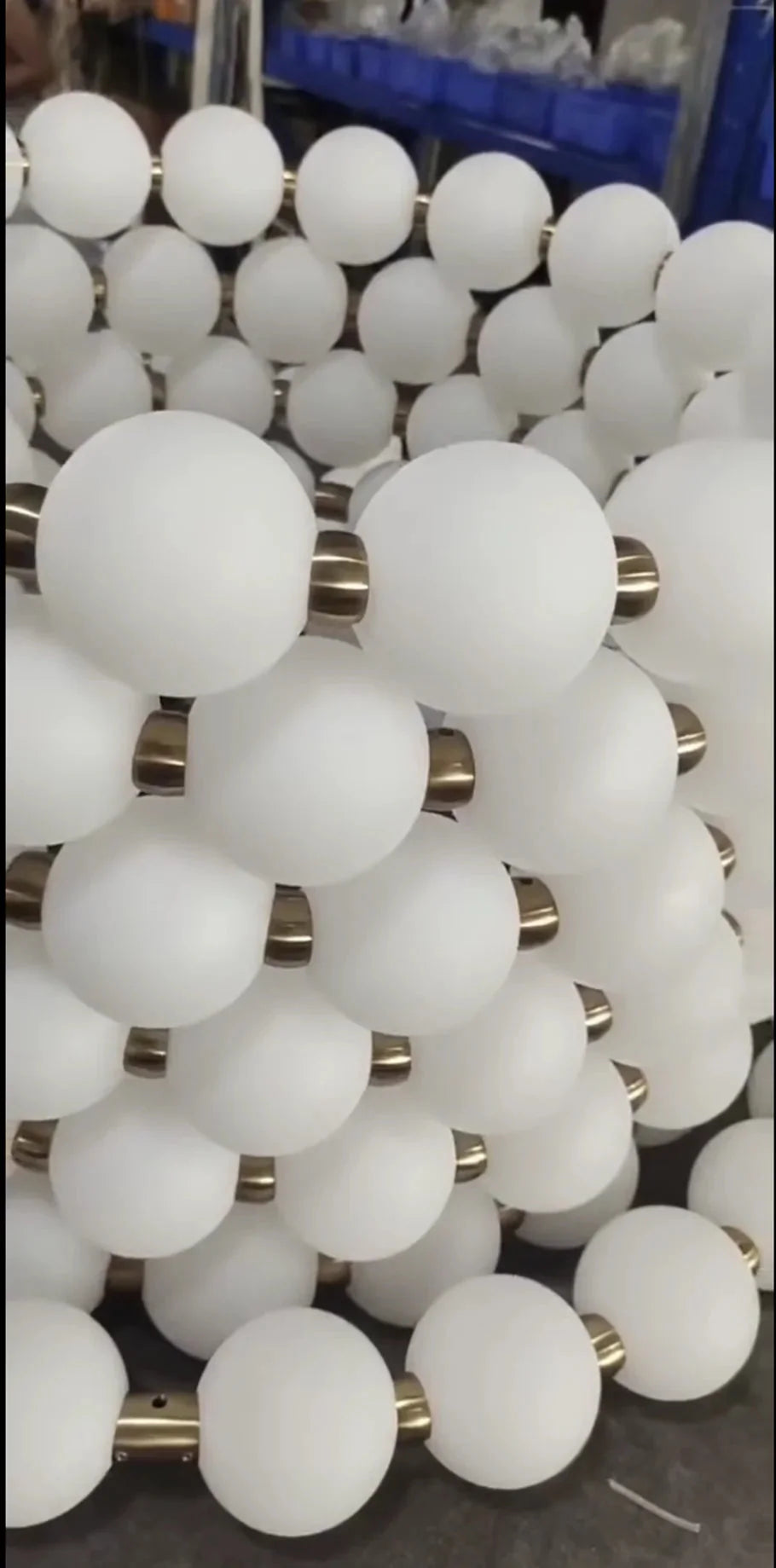 Luminaire Élégant en Sphères Opalines IL524738-ILLUMEEN.COM