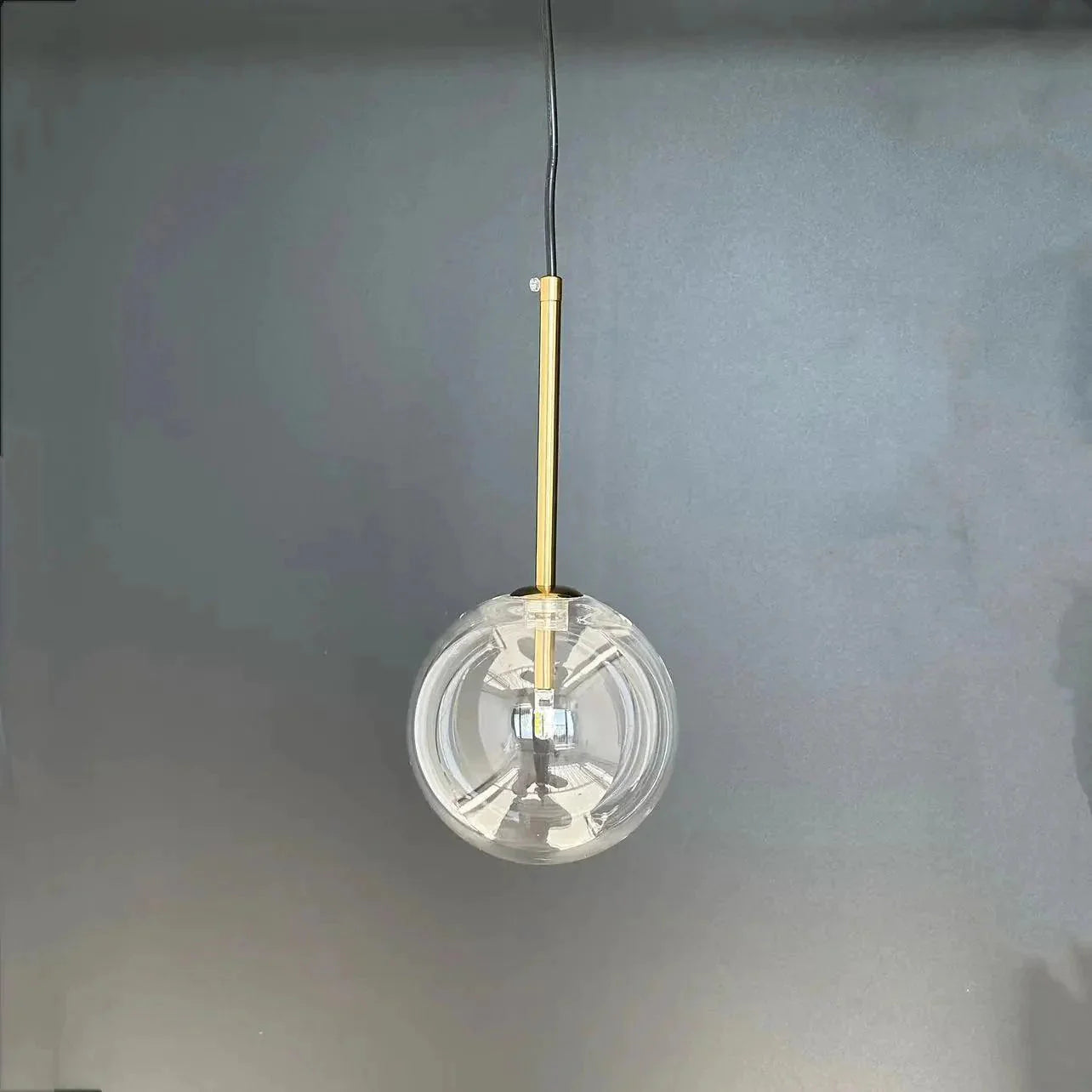 Luminaire Élégant en Verre et Laiton IL583274-ILLUMEEN.COM