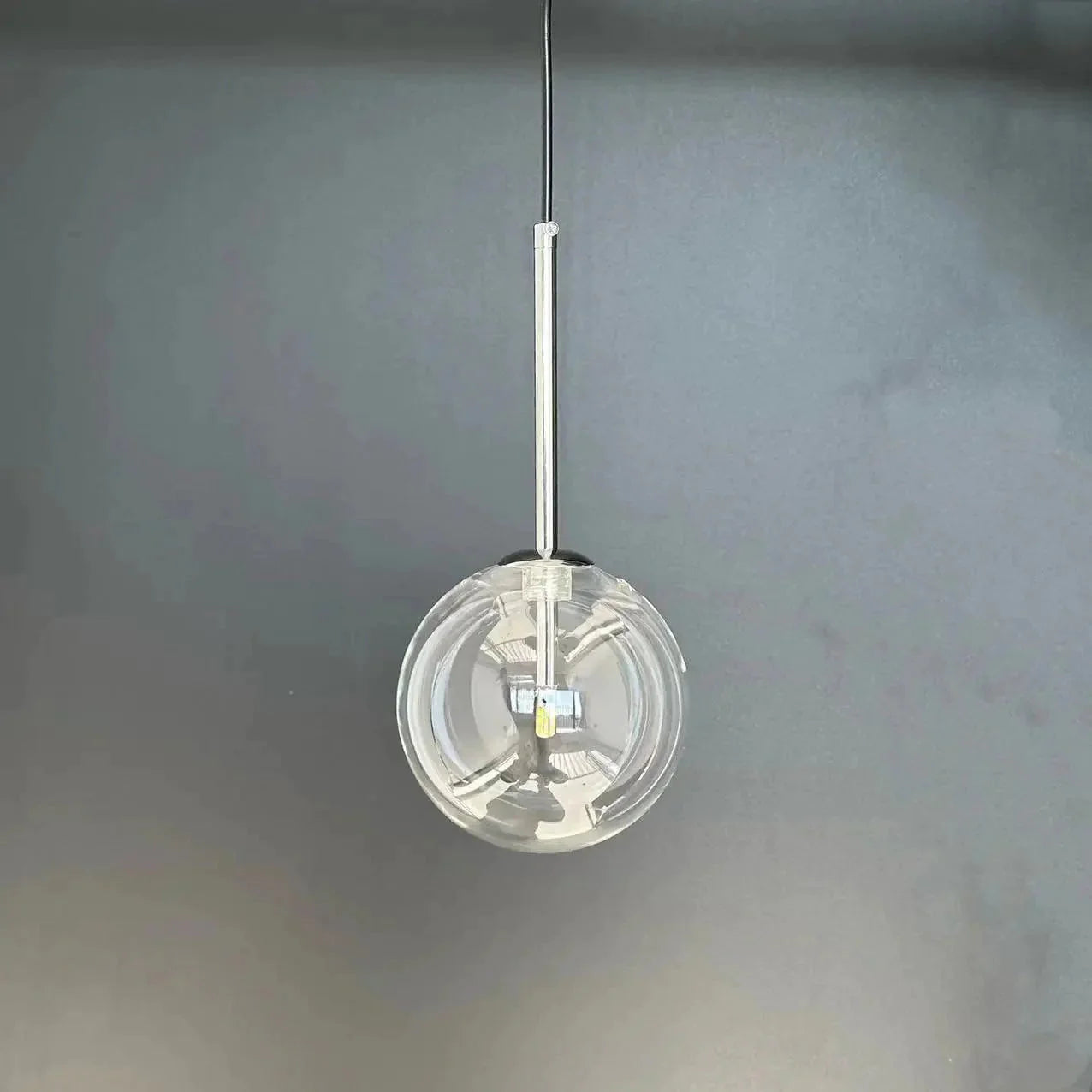 Luminaire Élégant en Verre et Laiton IL583274-ILLUMEEN.COM