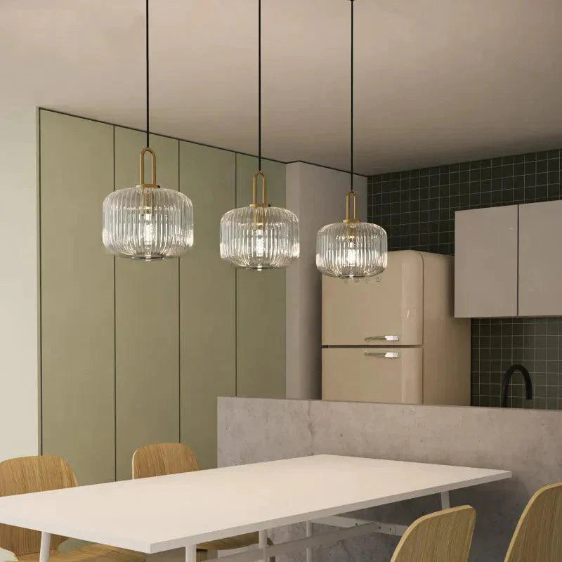 Luminaire Élégant en Verre Strié Doré IL583274-ILLUMEEN.COM