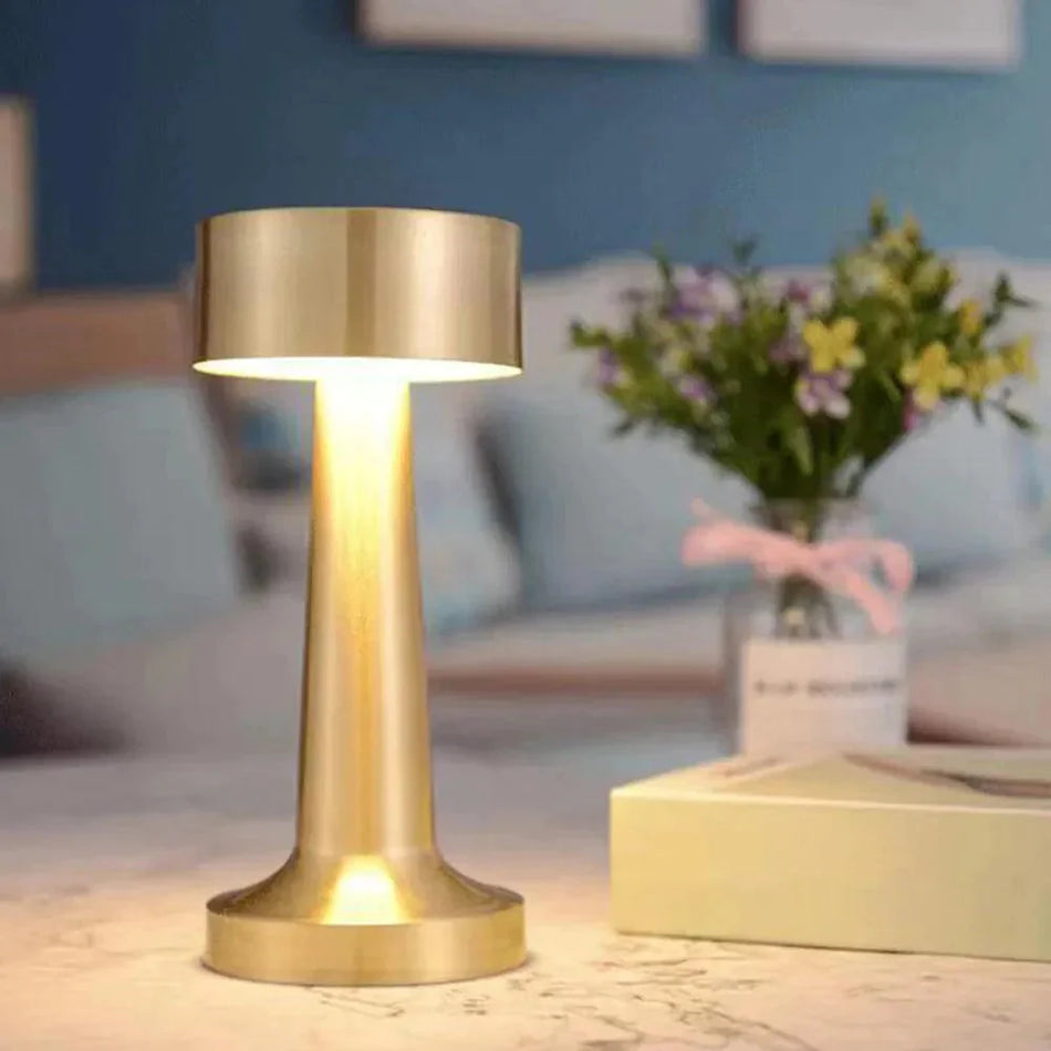 Luminaire Élégant : Lampe de Table LED Rétro Minimaliste IL479203-ILLUMEEN.COM