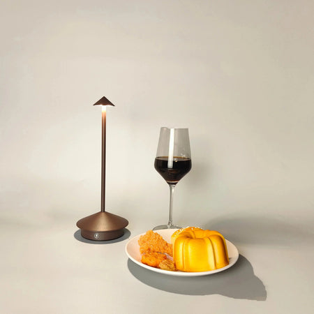 Luminaire Élégant: Lampe de Table Moderne à Éclairage Sans Fil et Ajustable IL593827-ILLUMEEN.COM