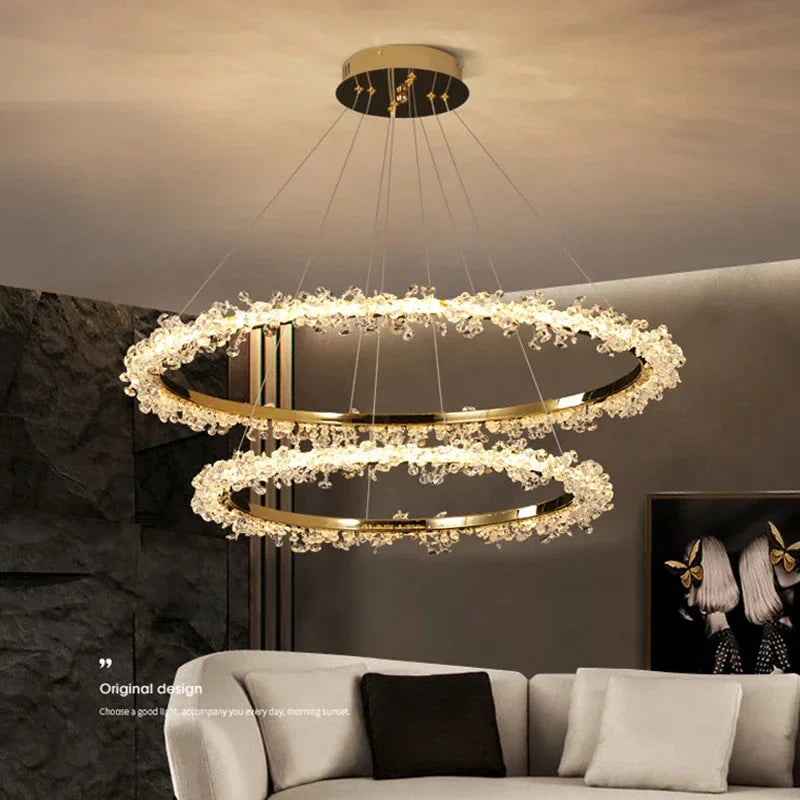 Suspendu Design : Multiples Anneaux Lumineux en Laiton et Cristal-ILLUMEEN.COM