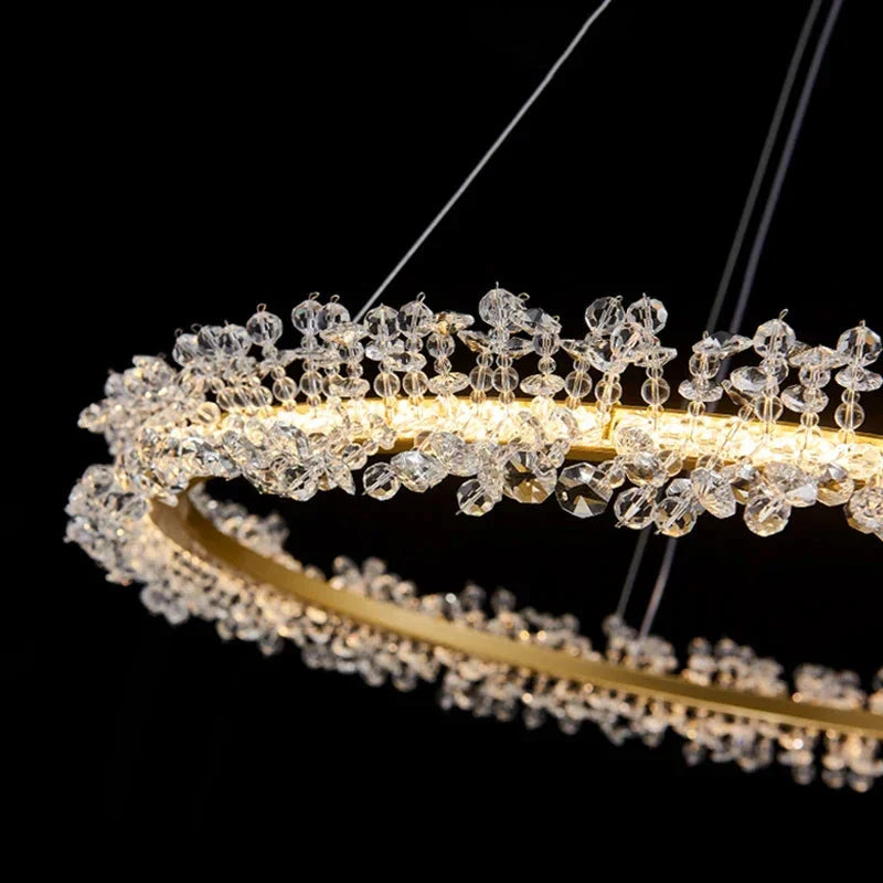 Suspendu Design : Multiples Anneaux Lumineux en Laiton et Cristal-ILLUMEEN.COM