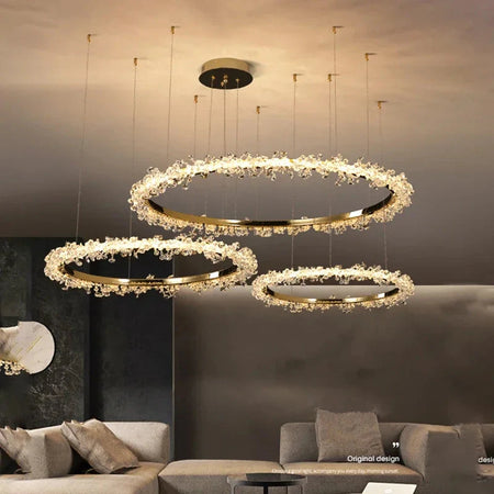 Suspendu Design : Multiples Anneaux Lumineux en Laiton et Cristal-ILLUMEEN.COM
